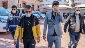 Eşi terk edince evini kurşunladığı kayınpederini, baklavayla zehirledi