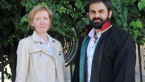 Eski sevgili, uzaklaştırma kararına rağmen Rus kadının peşini bırakmadı