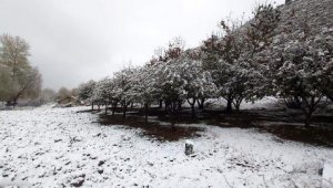 Kaş'ın yüksek kesimlerine kar yağdı