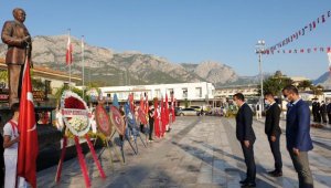 Kemer'de Atatürk'ü anma töreni