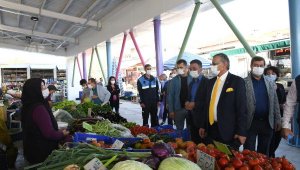 Kemer'in ilk kapalı pazar yeri açıldı