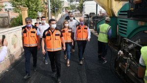 Kepez'in gecekondu yolları modernleşiyor