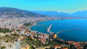 Kolombiyalı Caralina, videolardan görüp hayran olduğu Alanya'dan ev aldı lar