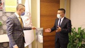 Milli Eğitim'e dezenfektan makinesi