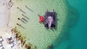 Milli sporcu Birgül Erken ve öğrencileri, 'Mavi Vatan'da Ata'yı andı