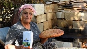Muratpaşa, mısır unundan ekmek yaptı
