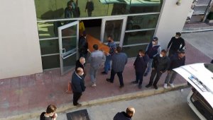 Otomobille hafif ticari araç çarpıştı: 3 ölü, 2 yaralı