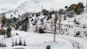Saklıkent'te kar kalınlığı, 10 santimetreyi geçti lar