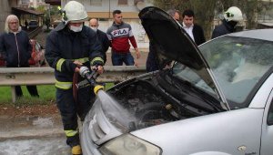 Seyir halindeki otomobilde yangın