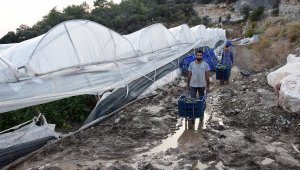 Yolu kapatan komşu mağdur etti iddiası
