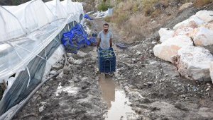 Yolu kapattığı iddia edilen komşu: Tapulu arazim işgal edildi