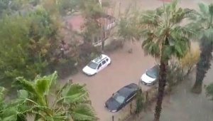 'Turuncu alarm' ile uyarılan Antalyalılardan doluya karşı kilimli önlem