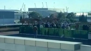 Antalya'da bu kez konfetili, içecekli teras partisi