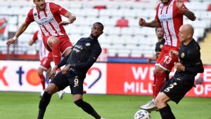 Antalyaspor'da Jahovic şeytanın bacağını kırdı