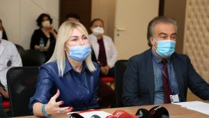 Aşı gönüllüsü Rektör Özkan: Yüzde 60'ımız aşı olmazsa savaşma şansımız yok
