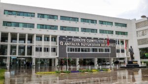 Başkan Böcek, 4 ay sonra belediyede