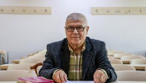 Bastonuyla girdiği üniversiteyi birinci bitirdi