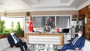 CHP'li eski vekilden Kemer Belediyesi'ne ziyaret