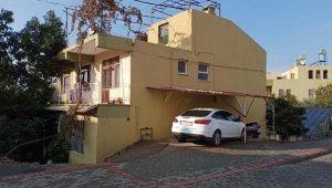 Dalı bağlamak isterken düşüp yaralandı