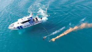 Deniz polisinden, boğulan kişiyi kurtarma tatbikatı