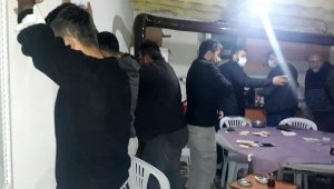 Evde kumar oynarken yakalanan 11 kişiye 52 bin lira ceza