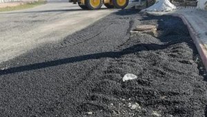 Kemer'de bozuk yollar asfaltlanıyor