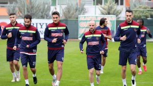 Lider Alanyaspor, evinde Yeni Malatyaspor'u ağırlıyor