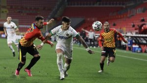 Lider Aytemiz Alanyaspor, İzmir'de yara aldı