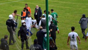 Maç sonrası futbolcular birbirine girdi, polis arbedeyi güçlükle önledi
