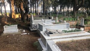 Mahalle mezarlığındaki mezarlar tahrip edildi