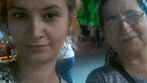 8 aydır kayıp kızının elbiselerini koklayıp, yolunu gözlüyor