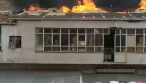 Ankara'da kereste atölyesindeki yangını itfaiye söndürdü