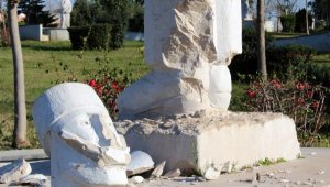 Antalya'da heykel terörü sürüyor