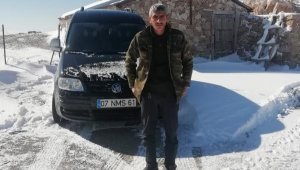 Antalya'da kardan yaylada mahsur kalan vatandaş kurtarıldı