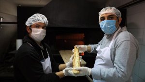 Antalya'da taziye evlerinin pideleri 'özel eller'den