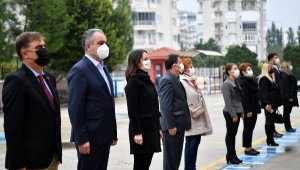 Başkan Esen bayrak töreni coşkusuna ortak oldu