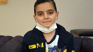 Furkan, ablasının karaciğeri, amcasının böbreğiyle hayata tutundu