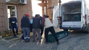 Güvenlik görevlisi kulübede ölü bulundu, kızı fenalık geçirdi