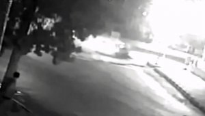 İki otomobil kafa kafaya çarpıştı: 3 ölü, 4 yaralı