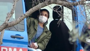 Kelepçe takıp, çıplak halde döven kocasını öldürdü lar