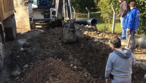 Kemer'de yağmur suyu hattı çalışması