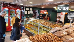 Kemer'de zabıtadan pastanelere denetim