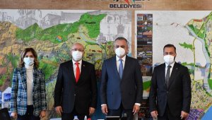 Konyaaltı'nda güvenlik personelini sevindiren imza