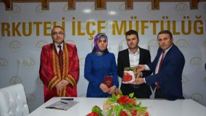 Korkuteli Müftülüğü 44 nikah kıydı