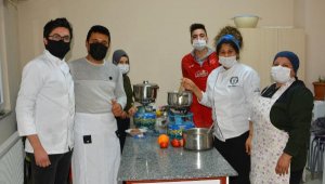 Korkuteli'de aşçı çırağı kursu