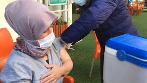 Manavgat Huzurevi sakinlerine Covid-19 aşısı