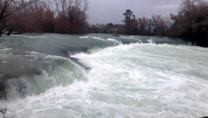 Manavgat Şelalesi'nin debisi yükseldi