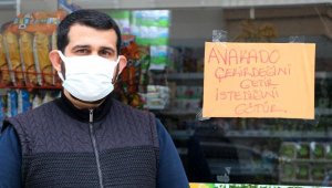 Markette avokado çekirdeği ile alışveriş