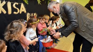 Minikler ilk karnelerini Başkan Sözen'den aldı