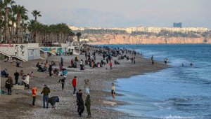 Ocak ayında Antalya'da 'deniz ve güneş' keyfi